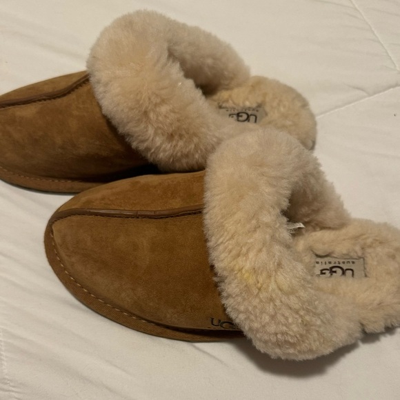 UGG Tan Shearling Scuffette Slippers  Size 6 - Picture 3 of 7